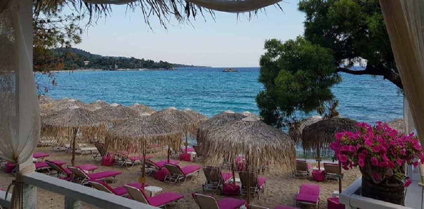 11 Best Beach Bars in Halkidiki-Isla Beach Bar-Greek Transfer Services