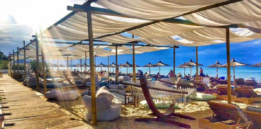 11 Best Beach Bars in Halkidiki-Umbrellas Beach Bar-Greek Transfer Services