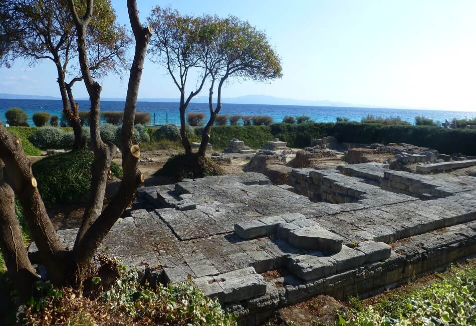 The Best Historical Places in Halkidiki - The Temple of Ammon Zeus - Greek Transfer Services