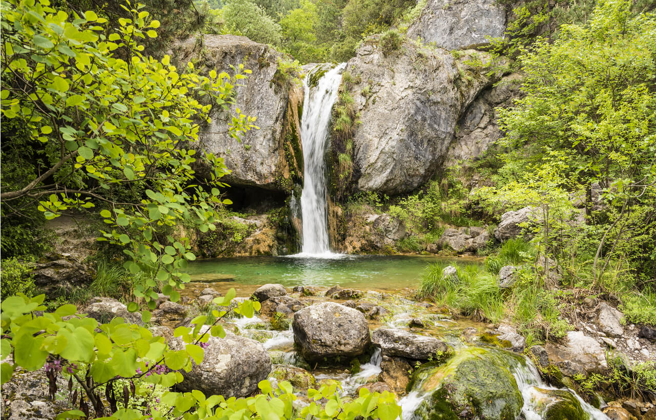 Orlias Waterfalls - Olympus Mountain - Greek Transfer Services