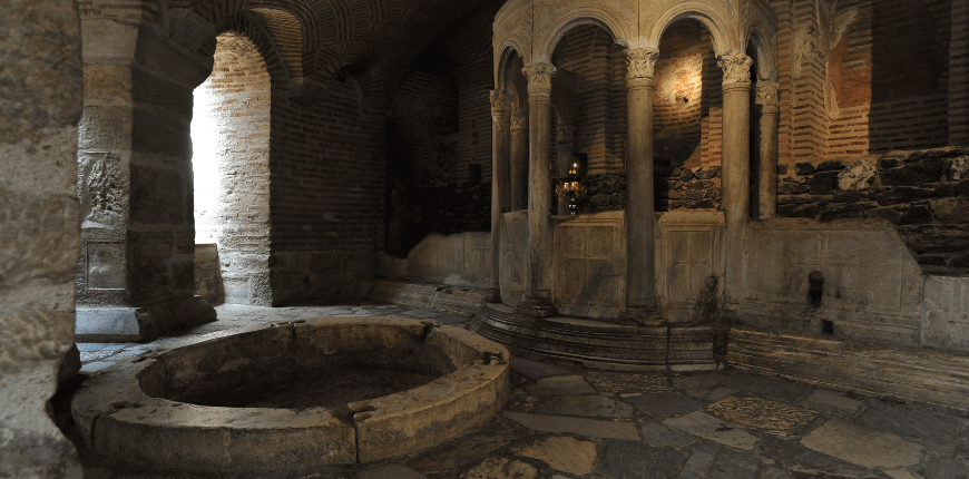 UNESCO-Monuments-in-Thessaloniki-Byzantine-Baths-GreekTransfer